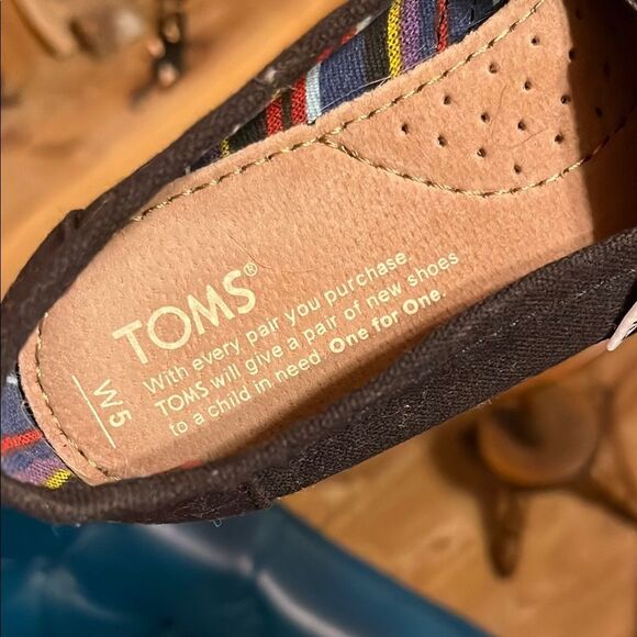 TOMS Women's Black Slip-On Loafers - Picture 2 of 7